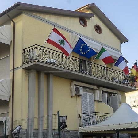 Hotel Herve Marina di Massa Eksteriør billede