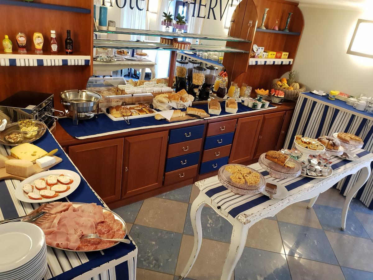 Hotel Herve Marina di Massa Eksteriør billede