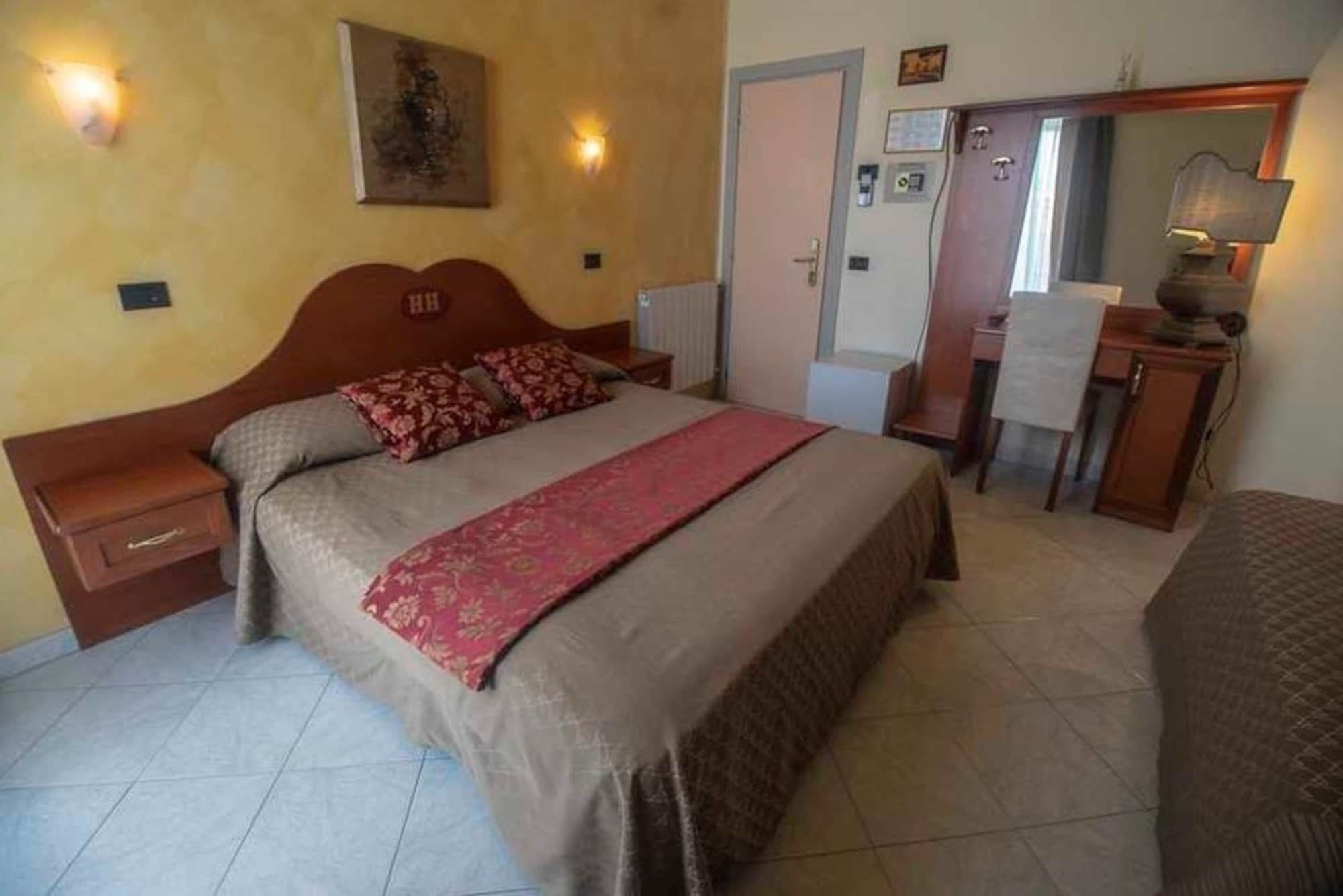 Hotel Herve Marina di Massa Eksteriør billede